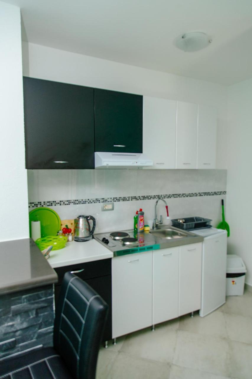 Apartmani Mozaici Risan Exterior foto
